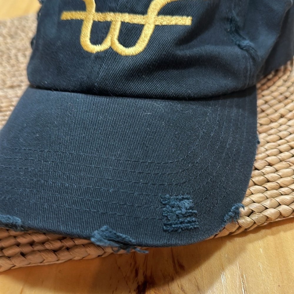 District threads black cap - Picture 3 of 3